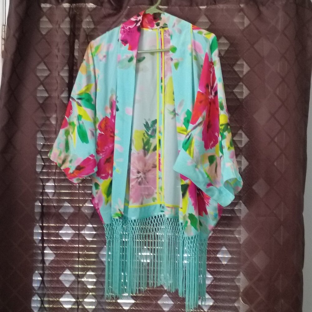 ❤️TRINA TURK Onie Floral Print Silk Kimono Shawl Sz Small Signed